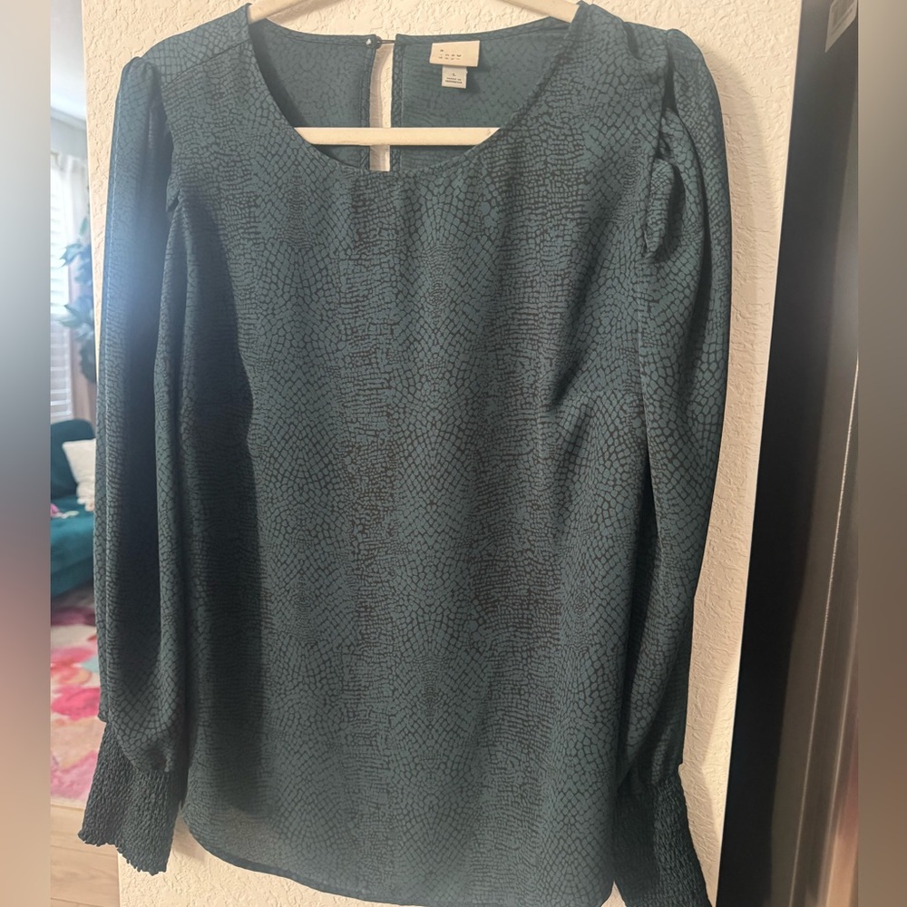 A NEW DAY Green & Black Snakeskin Puff Sleeve Top with Smocking at Wrist - Large